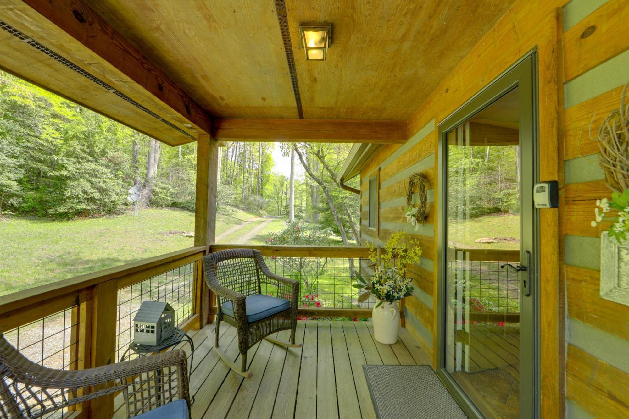 North Carolina Cabin - Hot Tub, Near Coopers Creek Bryson City Bagian luar foto