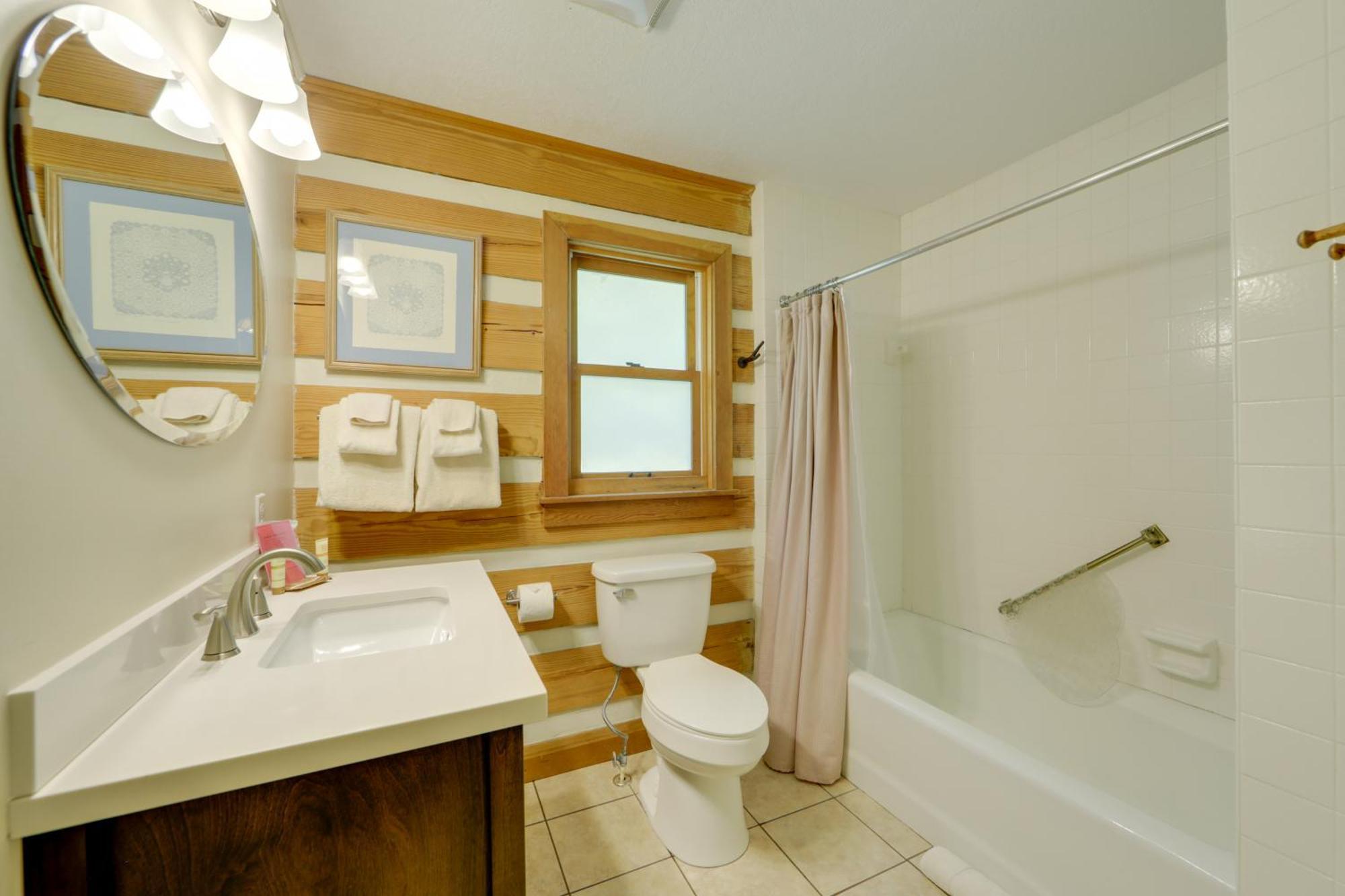 North Carolina Cabin - Hot Tub, Near Coopers Creek Bryson City Bagian luar foto