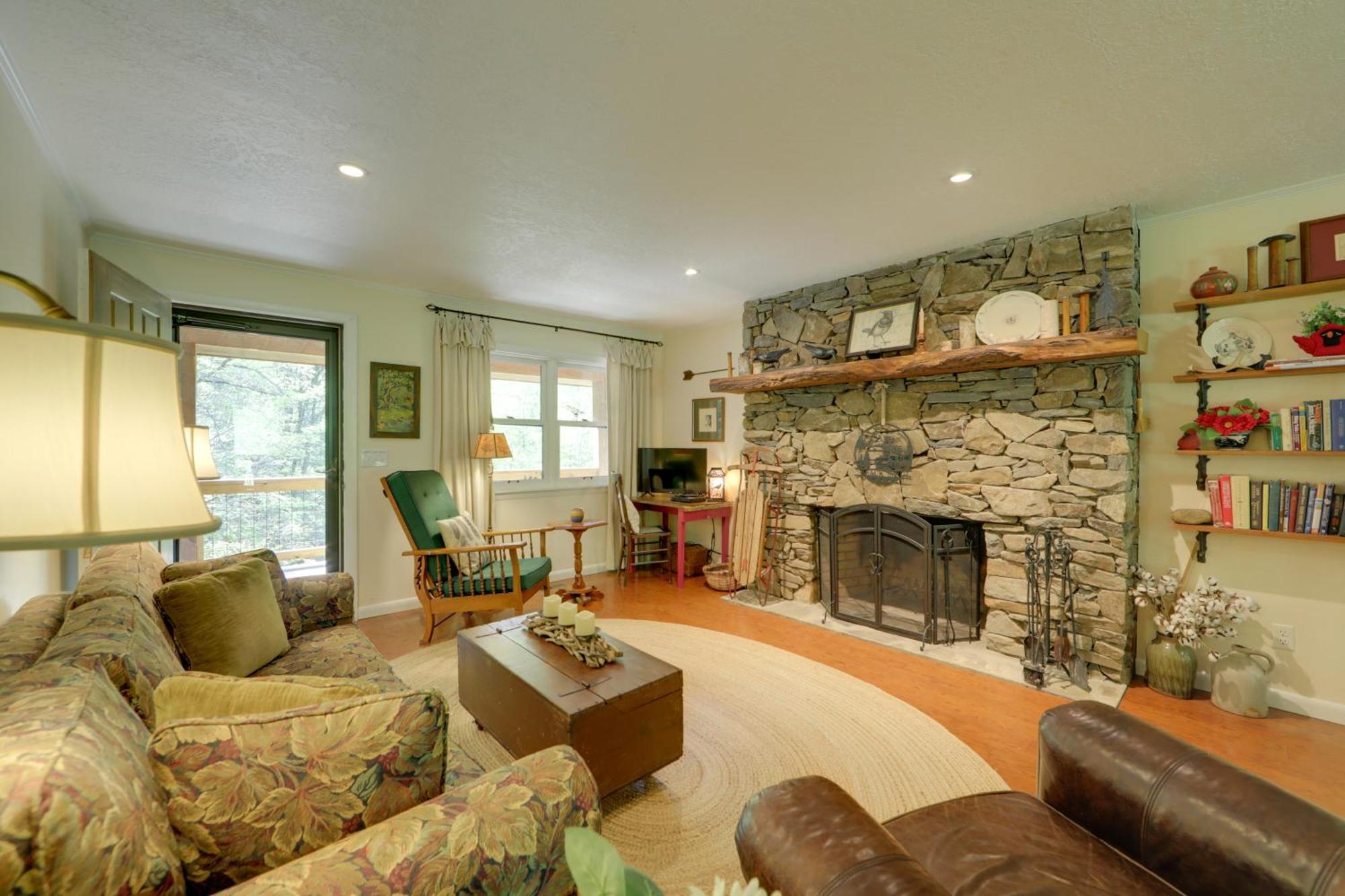 North Carolina Cabin - Hot Tub, Near Coopers Creek Bryson City Bagian luar foto